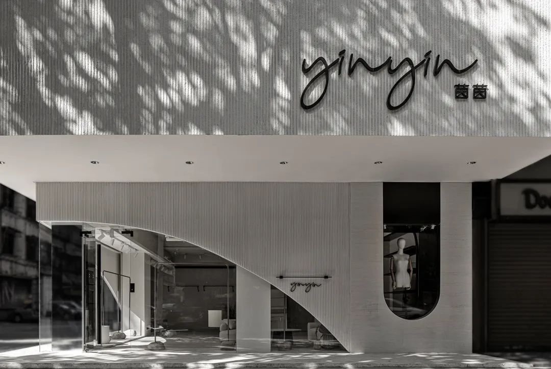 光与四季 · 普宁 70 平米女性服饰店设计丨中国广东丨深圳市陈浩鹏室内设计事务所-19