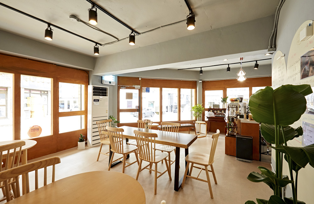 白色梦幻咖啡厅 | 小巧精致的艺术空间-8