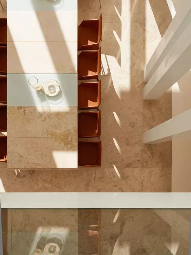 开了灯后，这家性冷淡风的酒店美爆了!-76