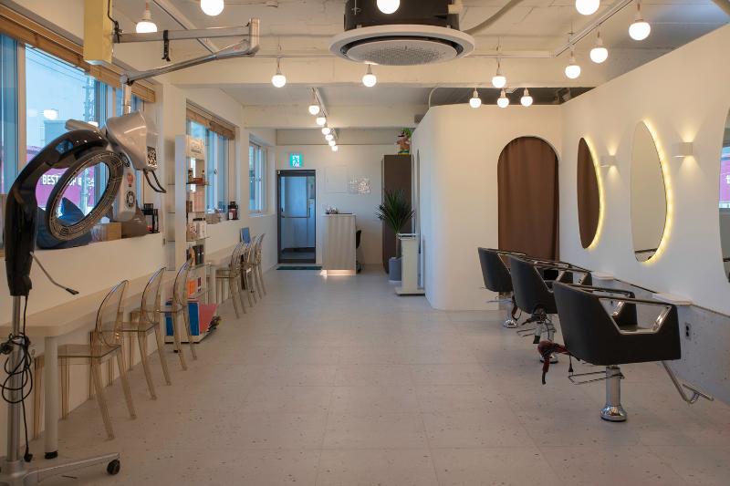 25 平美容院装修，白色调照明设计点睛之笔-3