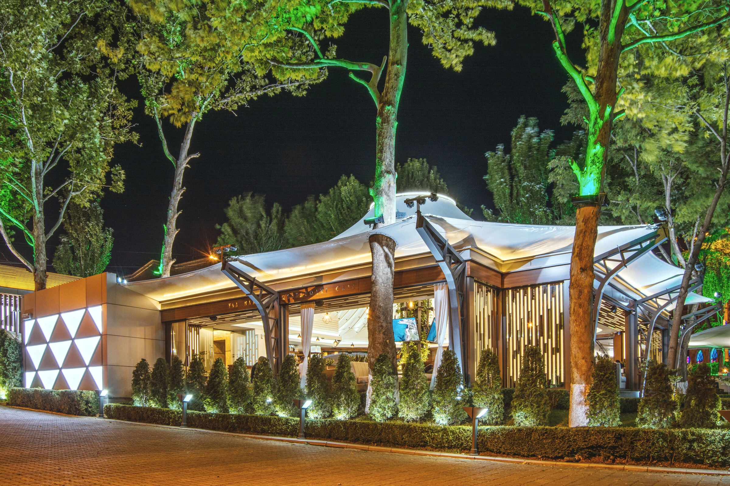 亚美尼亚“旗帜”餐厅丨GDG-38