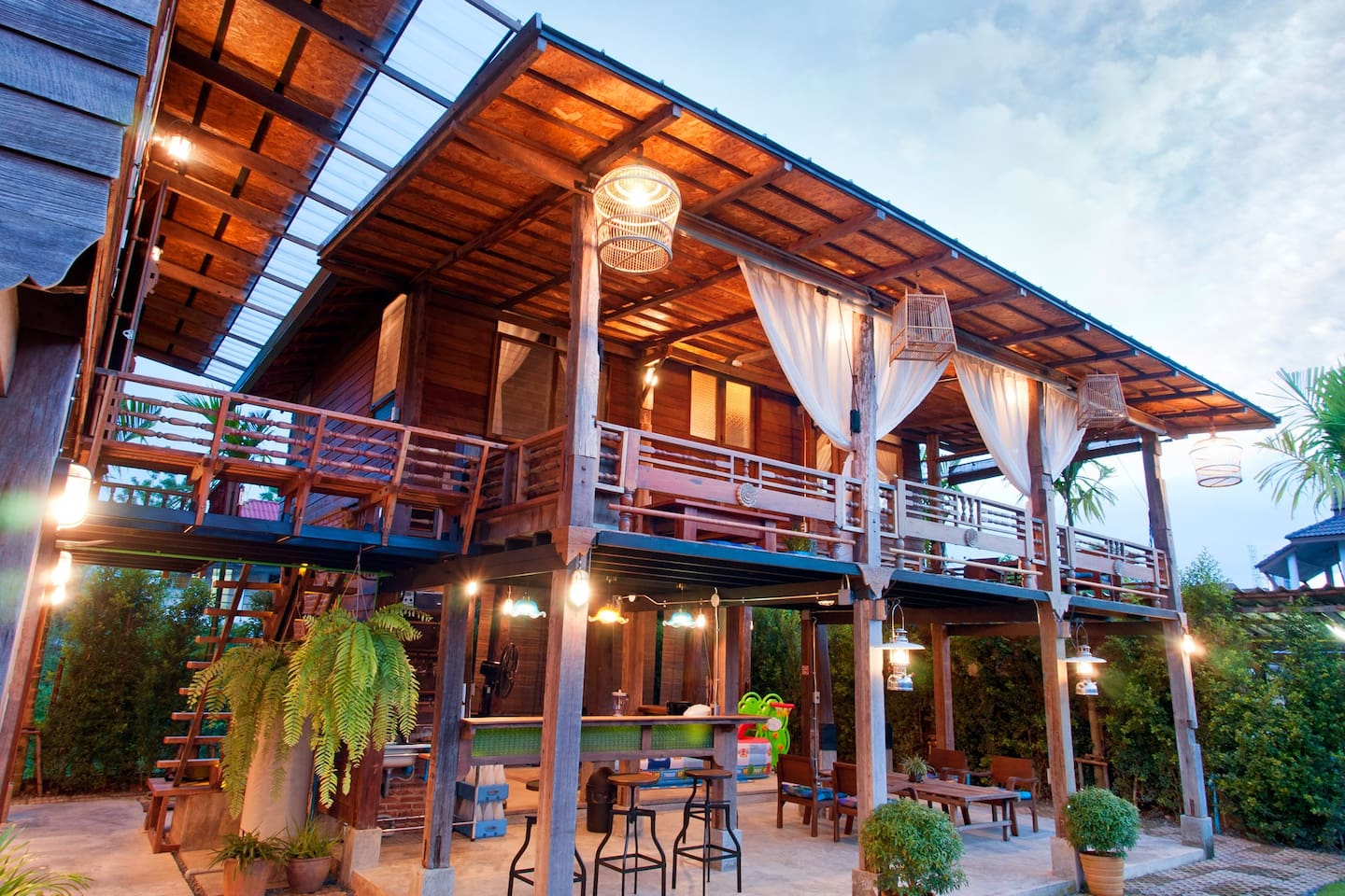 泰国传统高脚木屋翻新及装饰项目-18