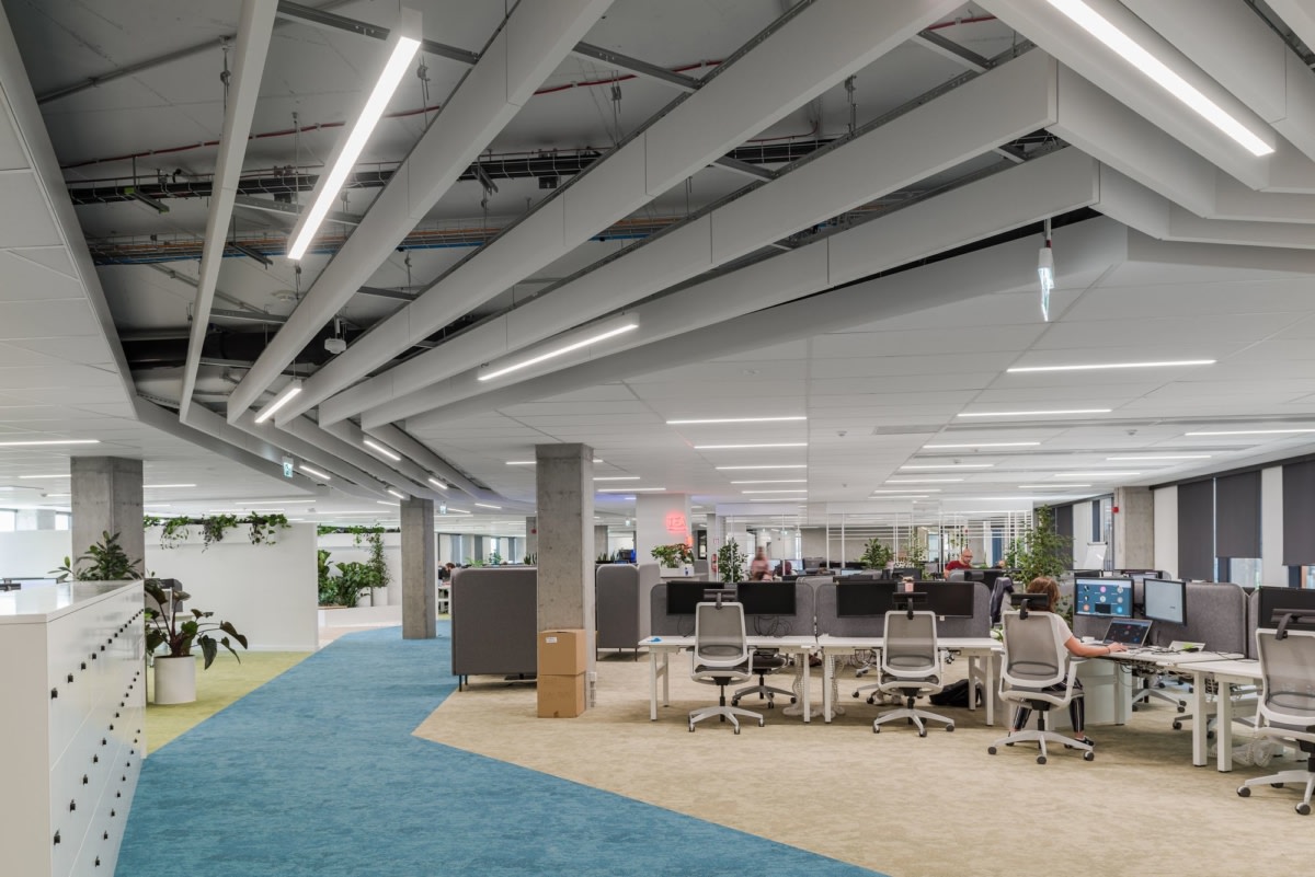 波兰 Skanska Krakow 办公室 · 绿色环绕,功能丰富的创新工作环境-18