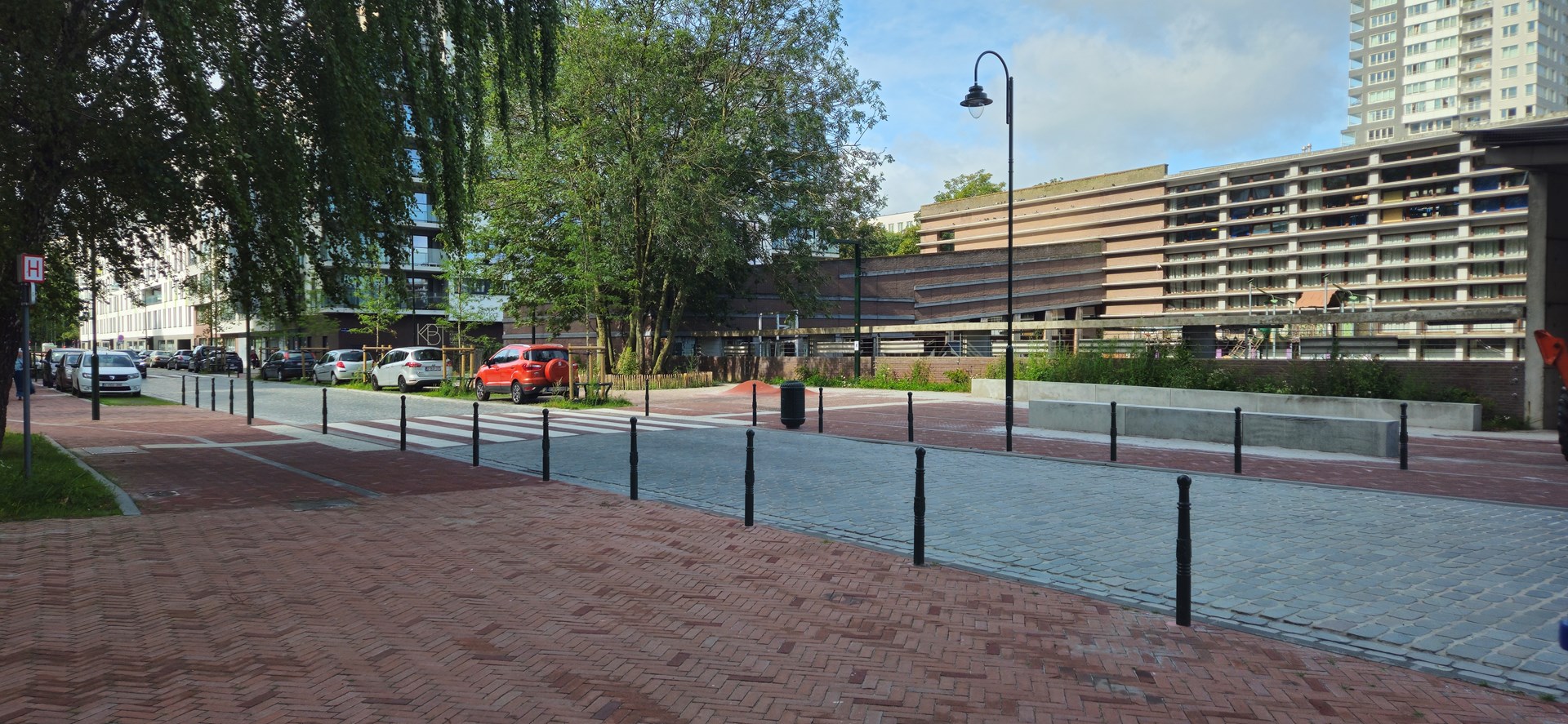 布鲁塞尔Klavertje Vier小学前广场落成项目丨比利时丨Act,Wauw和Tractebel组成的联合体-6