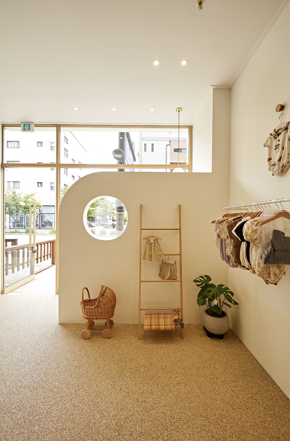 温馨亲子空间 | 13 坪家居卖场设计-10