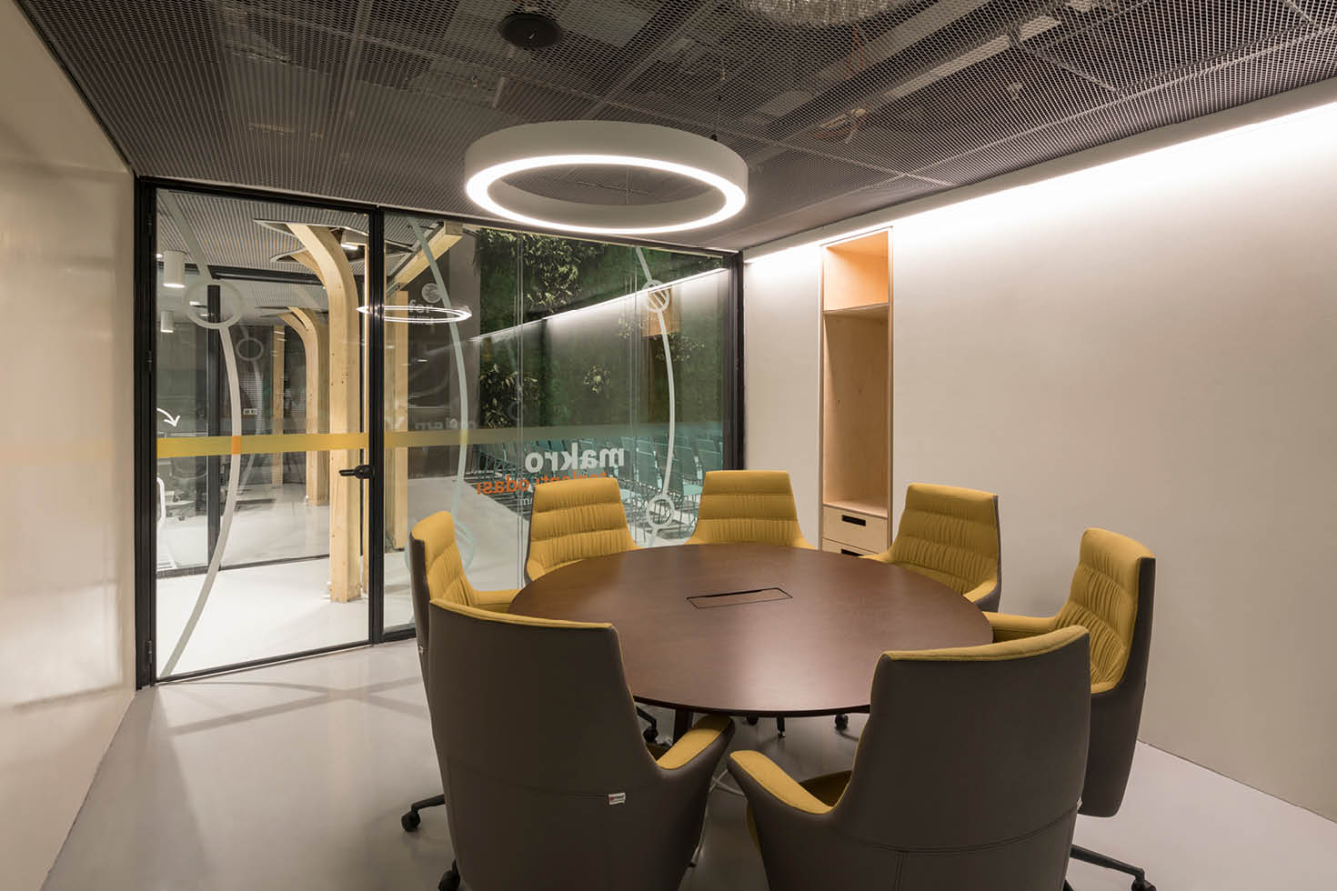 伊斯坦布尔地铁 cave 变身未来科技实验室-25