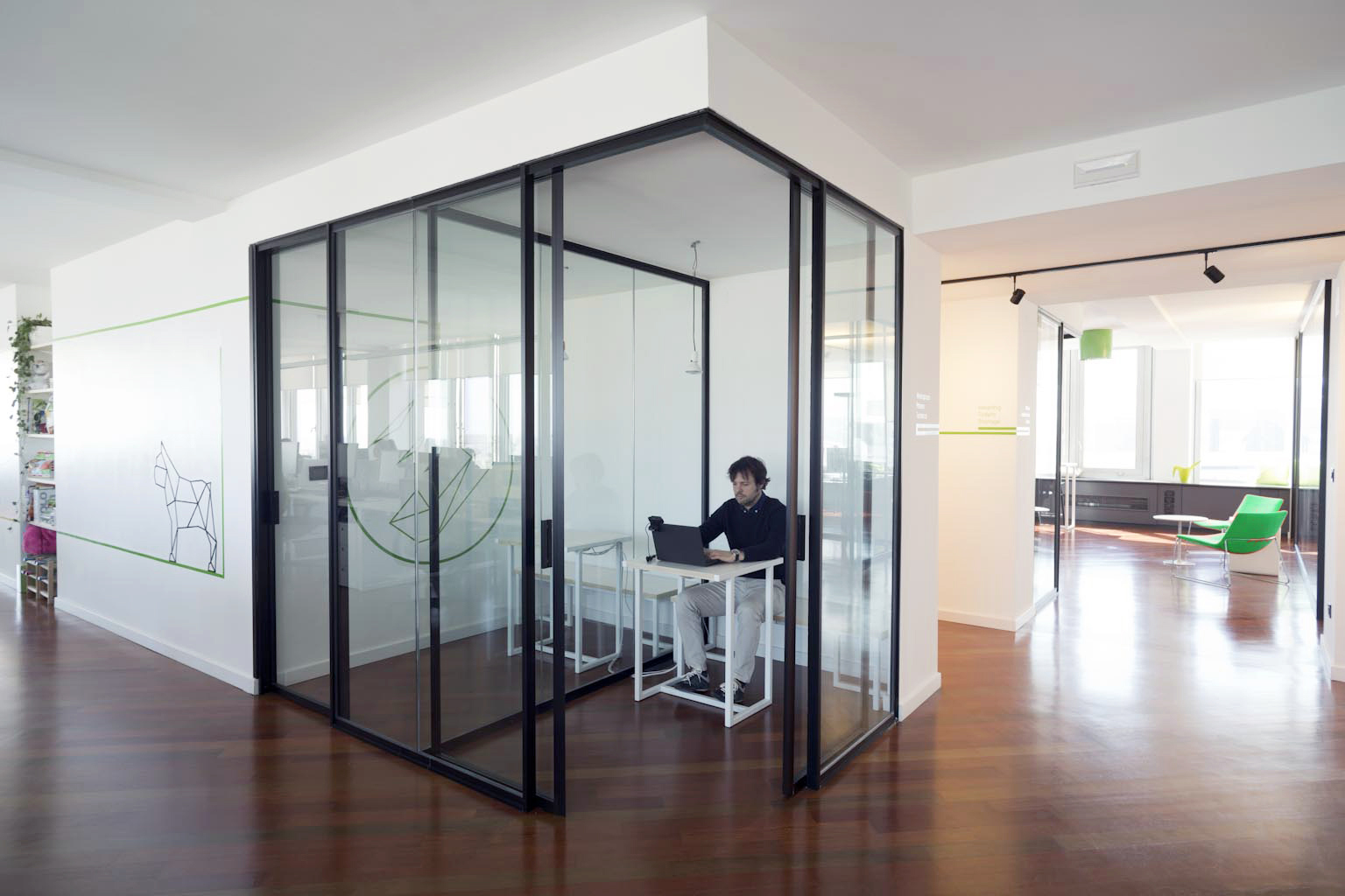 意式简约办公室设计丨意大利热那亚丨DLA design lab-14