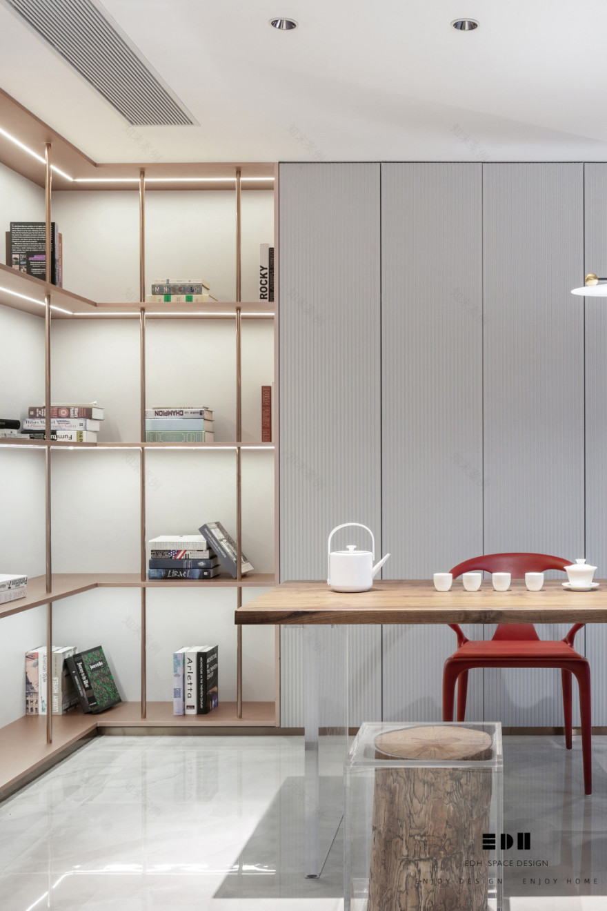 星空之梦 · 红金交织的现代家居空间-35