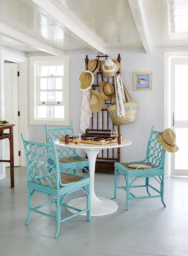 Playful Chatterbox House by de la Guardia Victoria Architects  Urbanists, Inc. uses pink and turquoise to create colour pops in a perfect seaside home 有趣的Chatterbox House由德拉瓜迪亚维多利亚建筑师，城市，公司。使用粉红色和绿松石在一个完美的海滨家园创造颜色的持久性有机污染物。-5