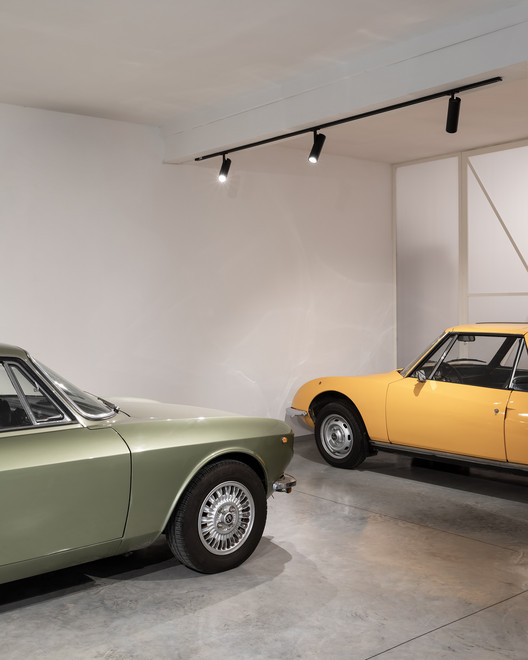 旧仓库变身高逼格车收藏室丨意大利丨Fontego Architettura-15