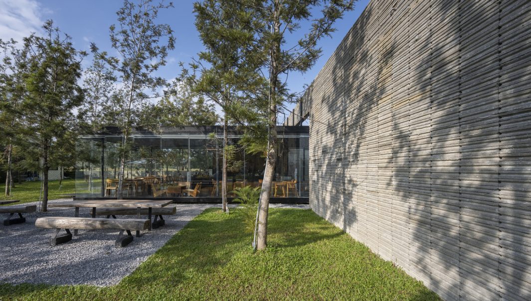 Paragraph cafe&eatery แวะพักรถกับคาเฟ่ในปั๊มน้ำมัน จังหวัดเชียงราย - room-7