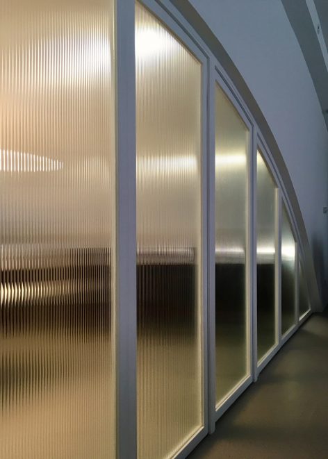 上海虹桥飞机库变招投大厅,光与玻璃砖的巧妙运用-37