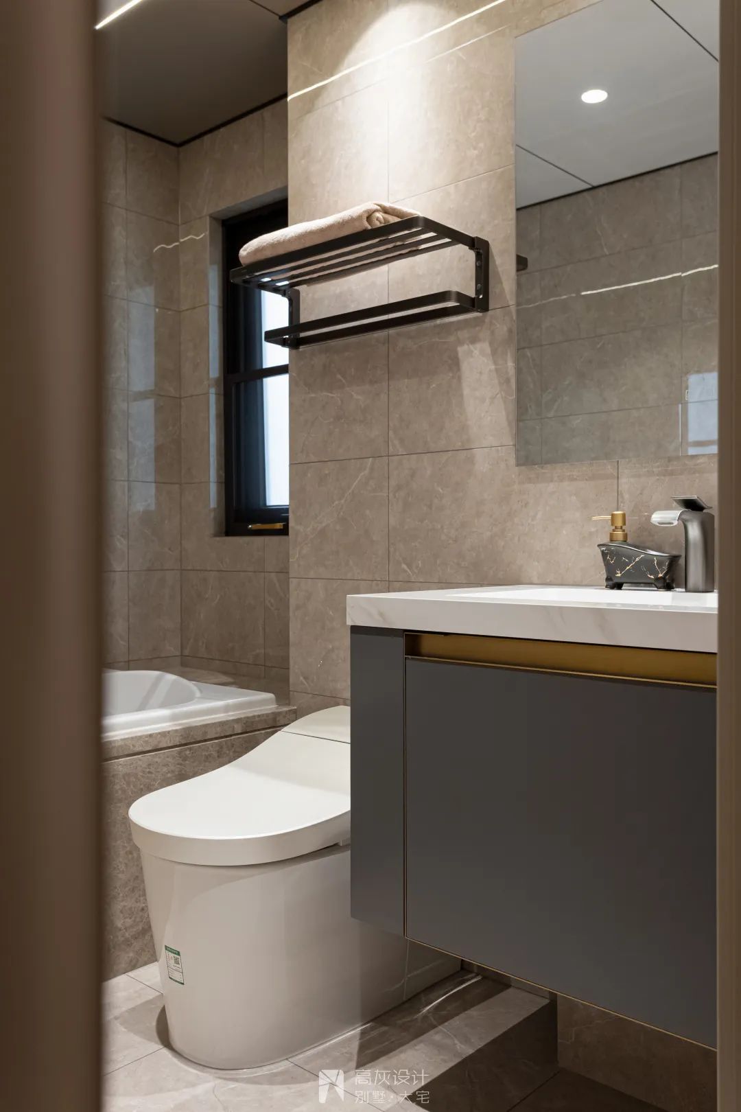 美式轻奢浪漫空间设计丨高灰空间设计-40