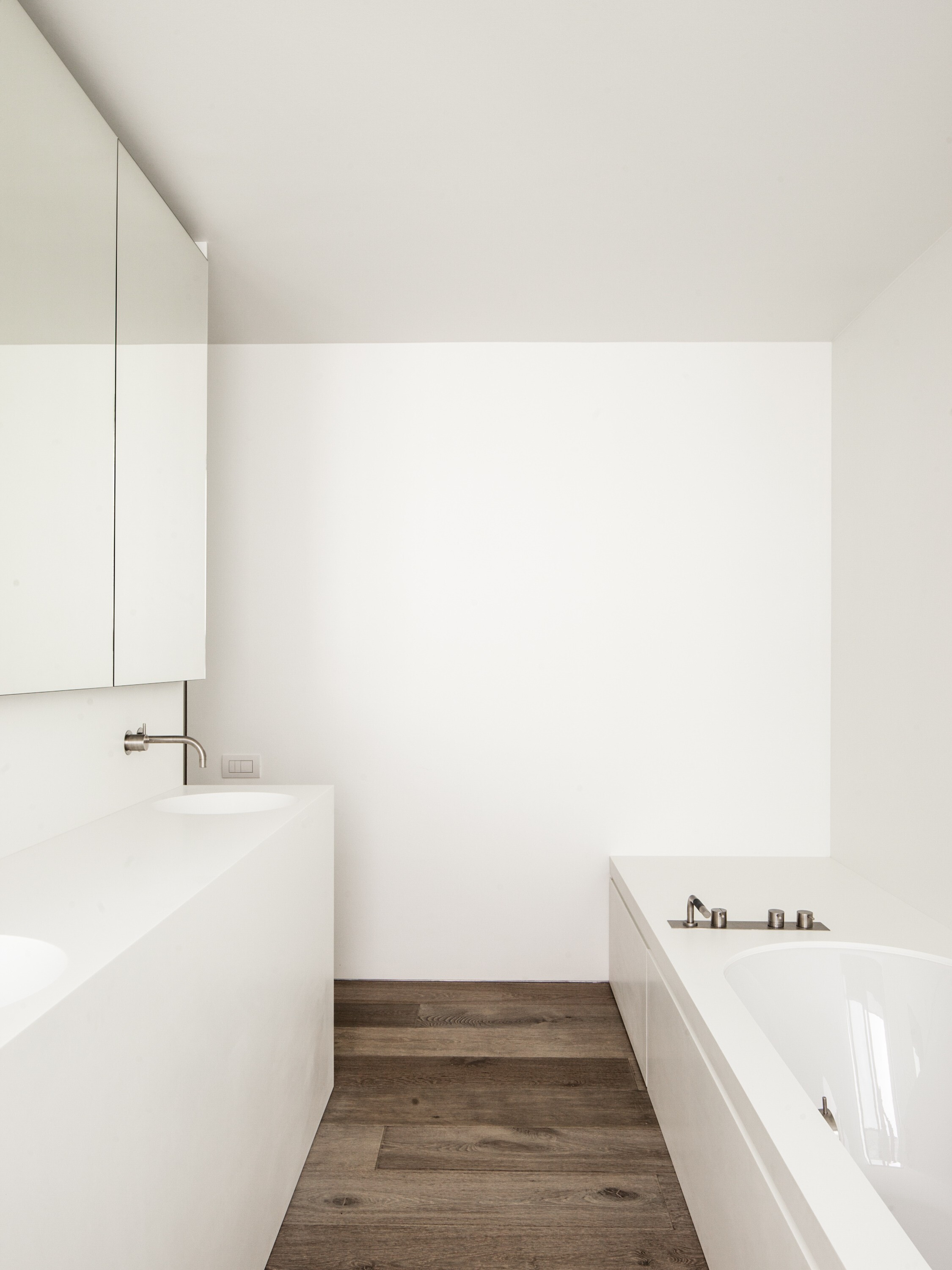 比利时 Aalst 山巅别墅——简约优雅的私人住宅设计-25