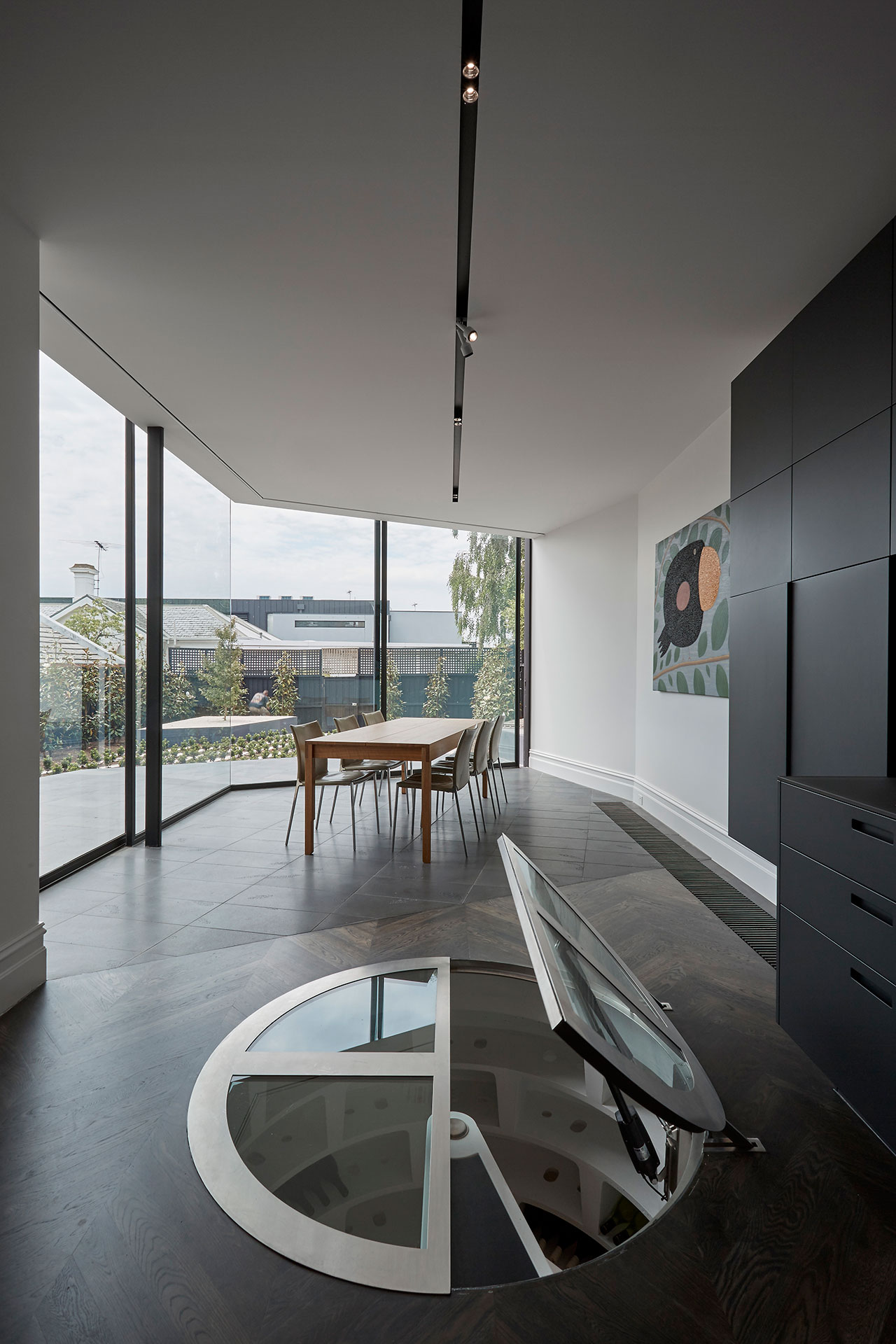 爱德华兹·摩尔的空房子-24