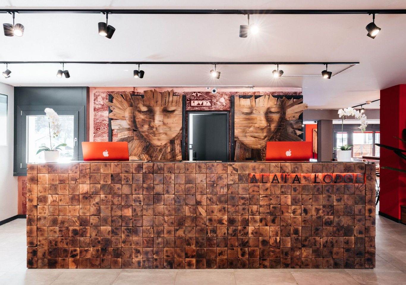 ALAIA LODGE 酒店大堂设计丨瑞士-0