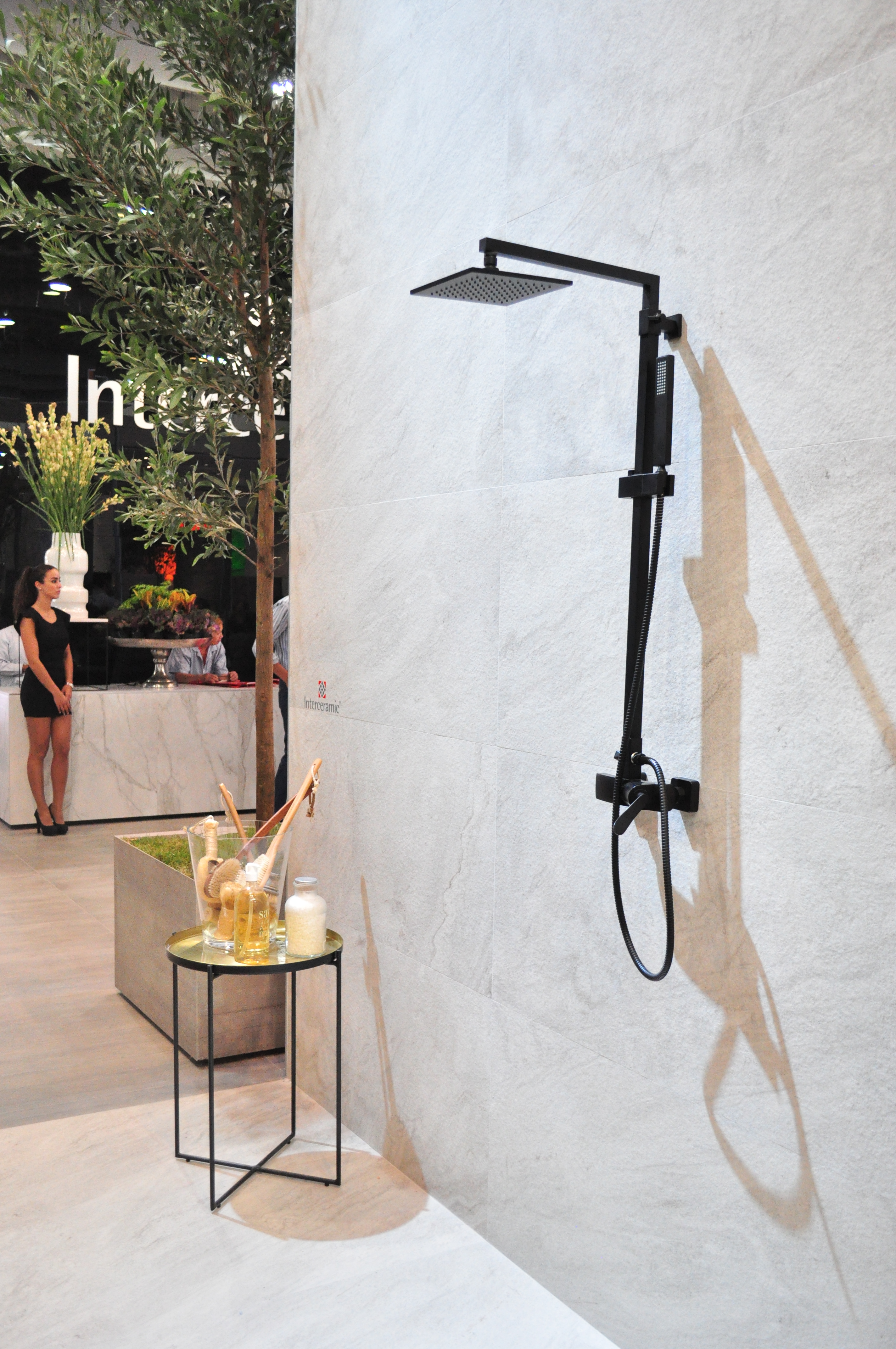 2014 年 Expo Cihac 展位设计——Interceramic Design 的商用展示空间-22