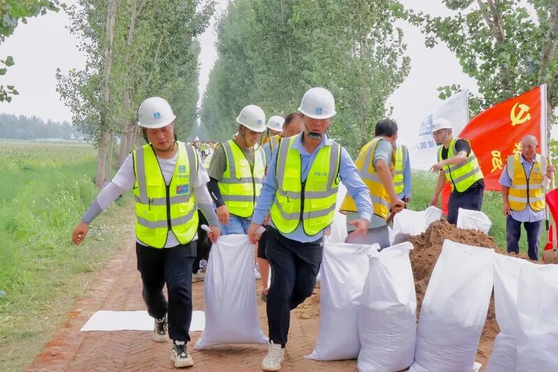 【一线写真】他们在天津“最繁忙十字路口”，完成一场与时间赛跑的“心脏手术”-63