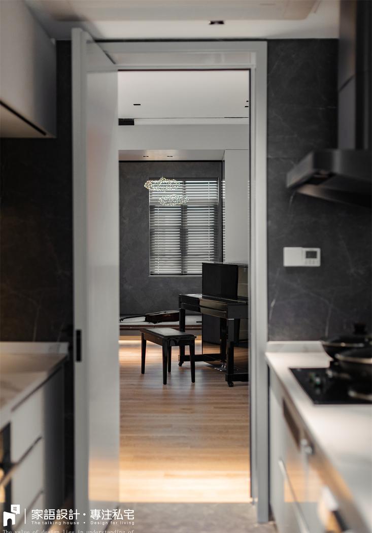 家庭电影院与音乐交流区的完美结合丨中国广州丨广州家语设计-26