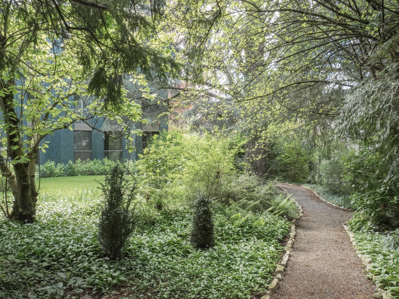 融合历史与自然的瑞士住宅设计-14