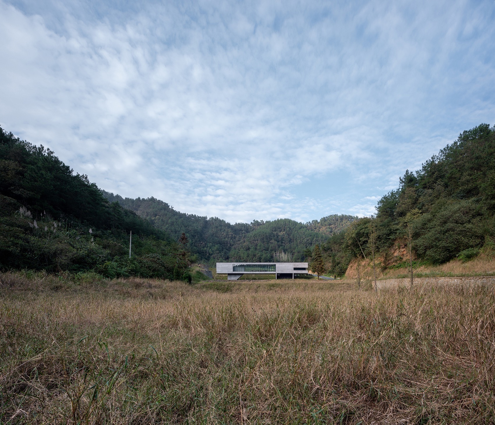 武当山麓游客中心:重塑台地之线丨中国十堰丨上海末广建筑设计有限公司-23