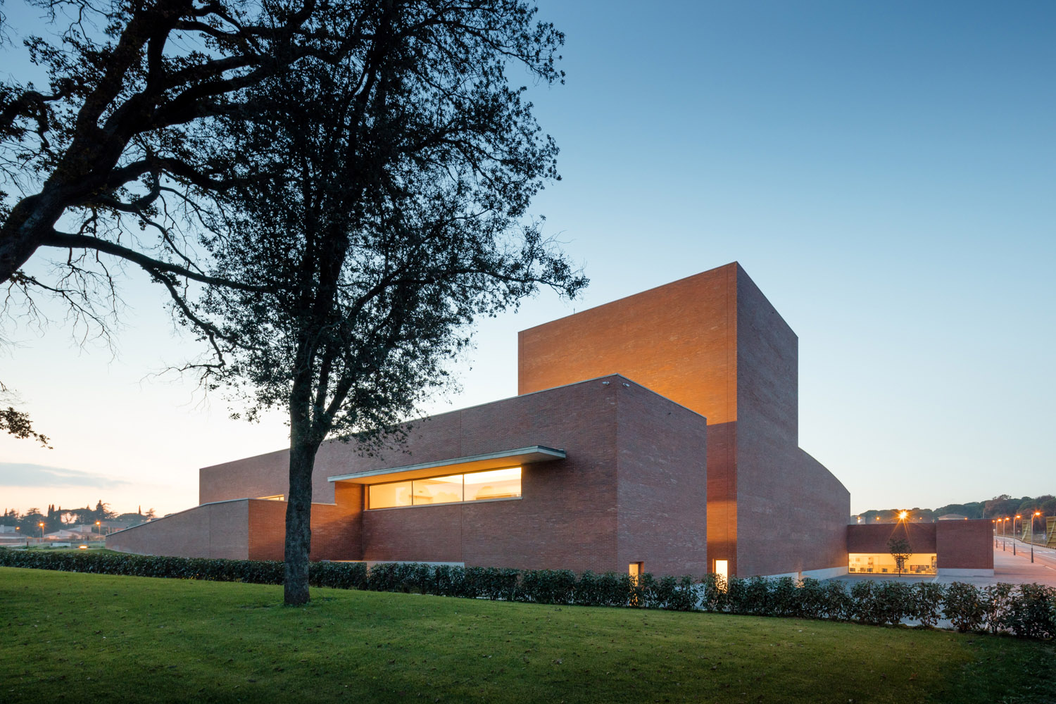 Llinars del Vallès礼堂剧院，西班牙 / Álvaro Siza Vieira + Aresta Arquitectura-35