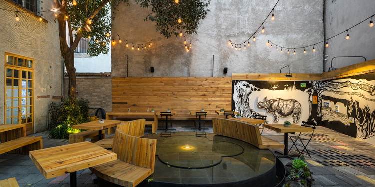 墨西哥城 20 世纪 20 年代建筑改造,打造艺术文学氛围餐厅-23