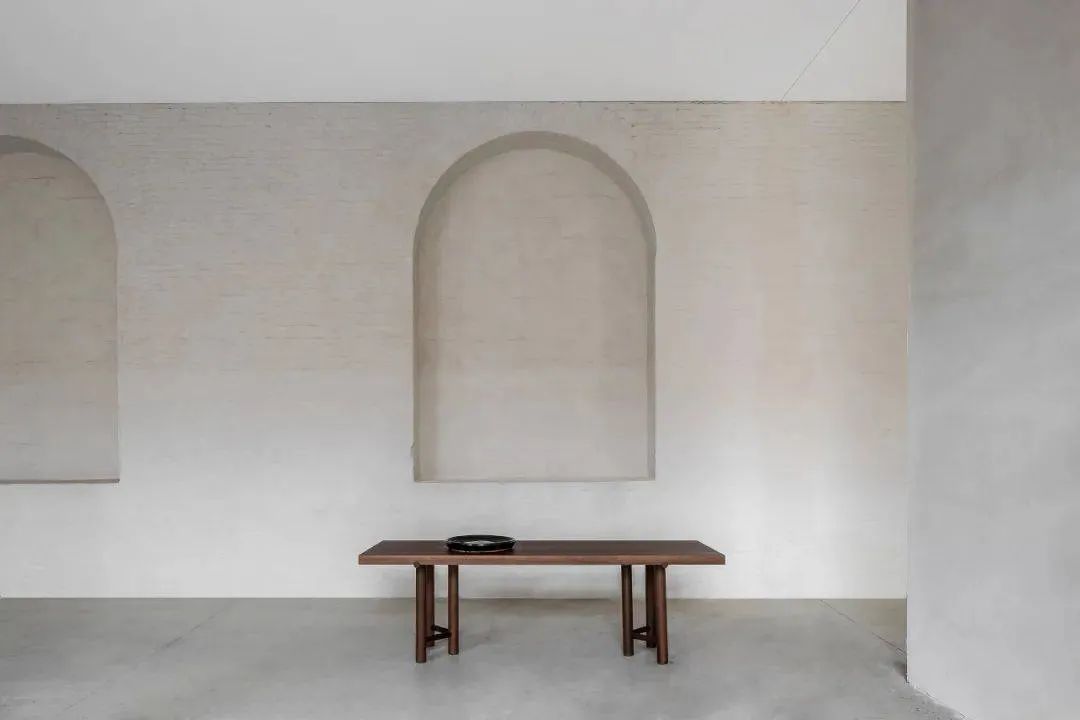 Nathalie Deboel 的温暖极简主义 | 比利时自然的室内设计美学-8