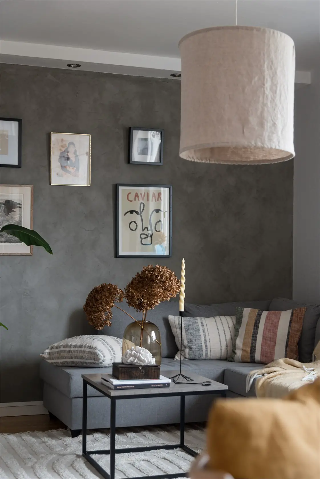 瑞典湖景公寓 | 灰色优雅与自然和谐共生-2