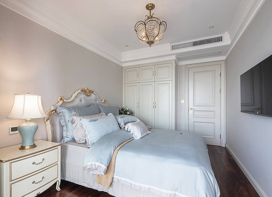 藏红元素融入法式风格，缔造浪漫和谐家居-11