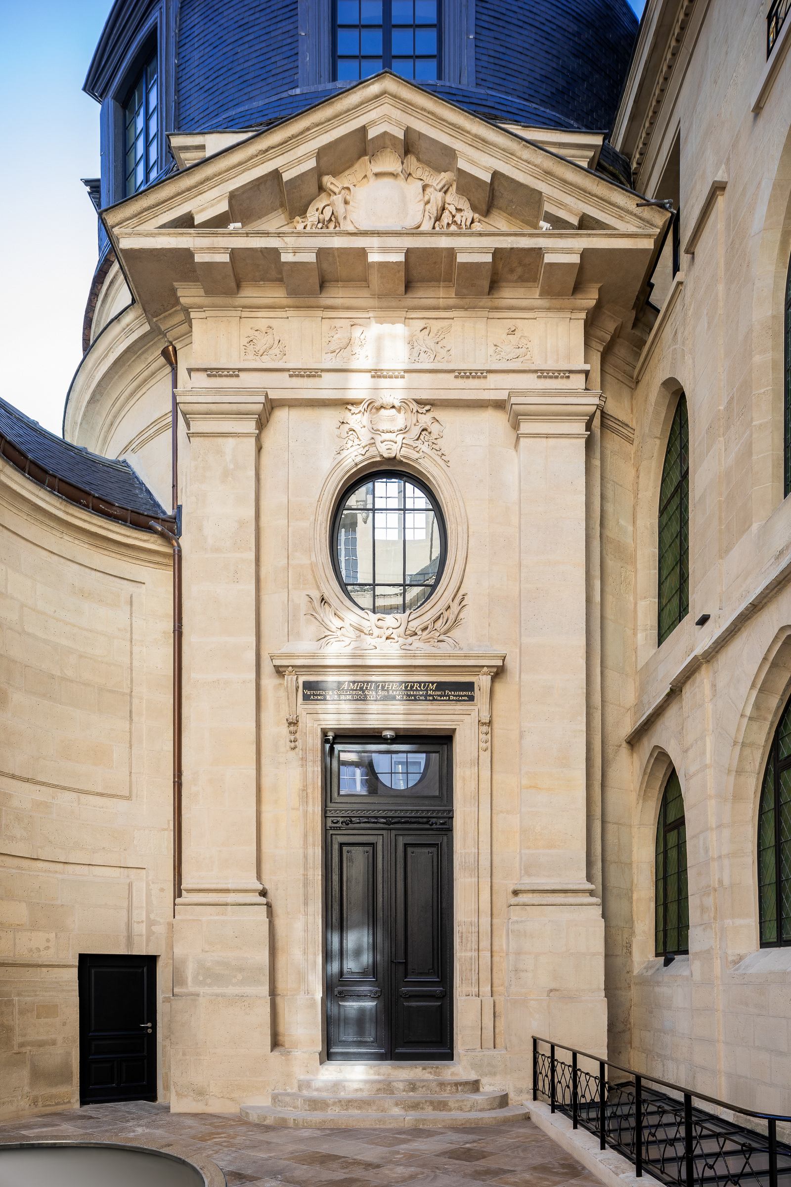 塞昂斯·多卡利斯照片丨Perrot&Richard-4