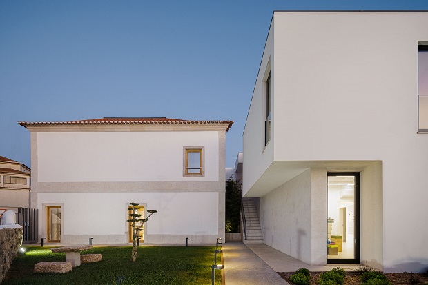 葡萄牙蒙特拉瓦尔某建筑翻新项目丨Esquissos建筑事务所-13