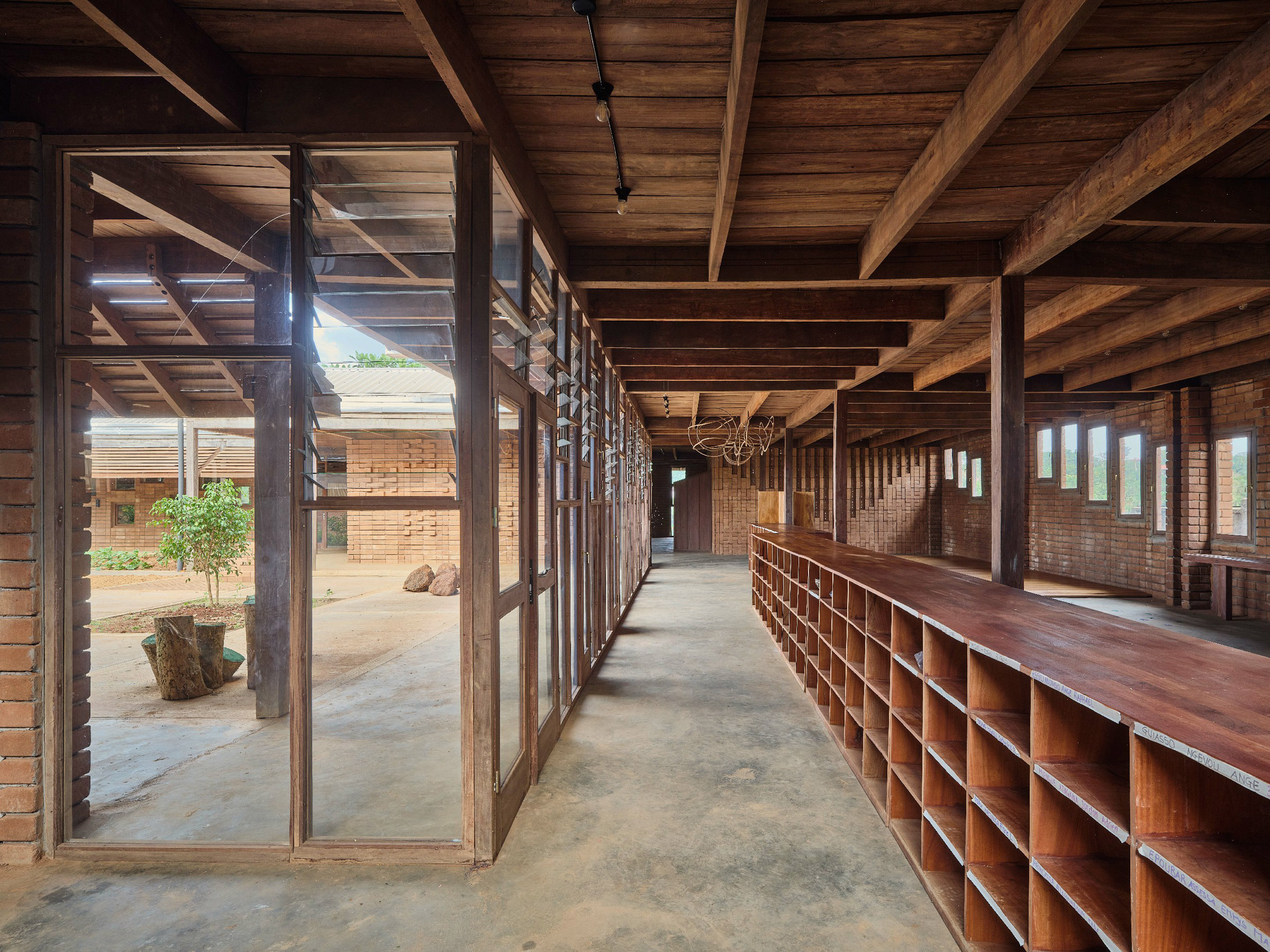 非洲流动学校（African Flow School）丨喀麦隆丨巴塞罗那建筑工作室Urbanitree-12