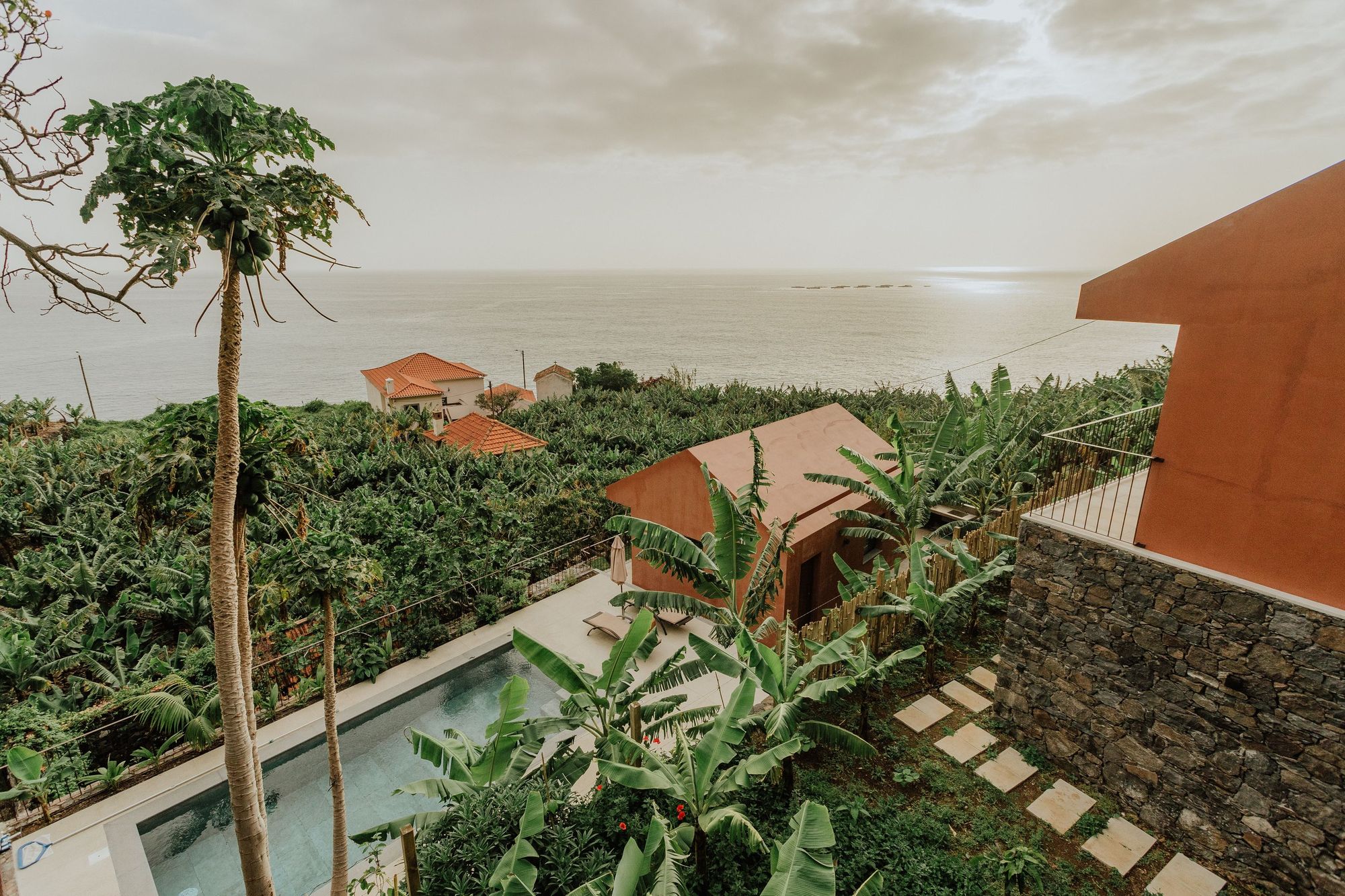 悬崖上的两所房子丨葡萄牙丨tabaibo atelier-7