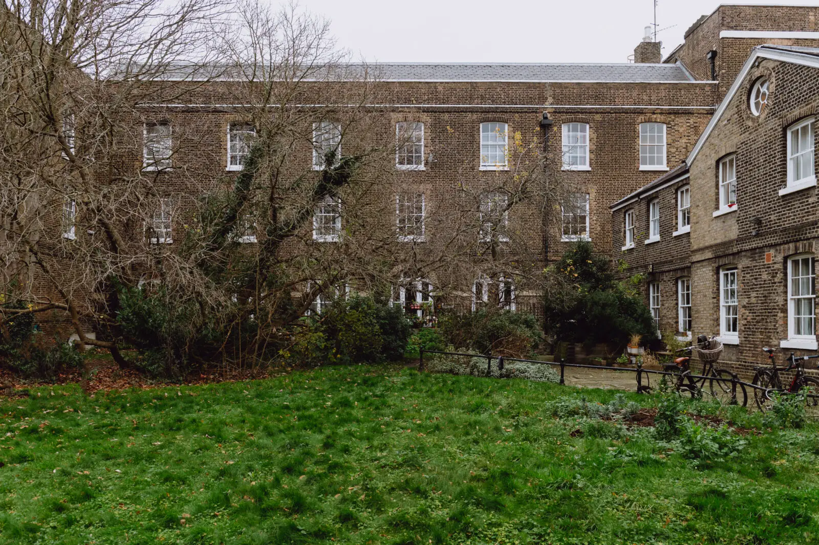 伦敦泰晤士河畔历史建筑改造的迷你阁楼-12