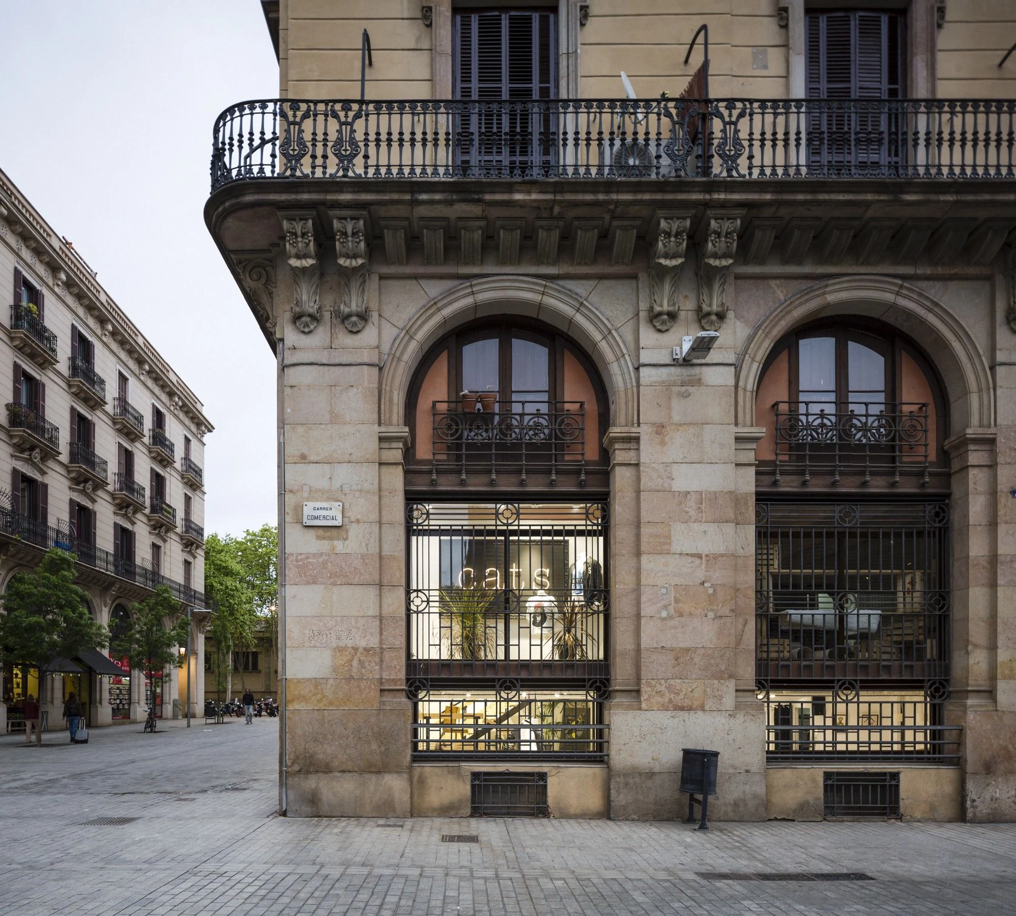 舞动 Suara | 世界知名舞曲品牌的时尚店铺设计-8