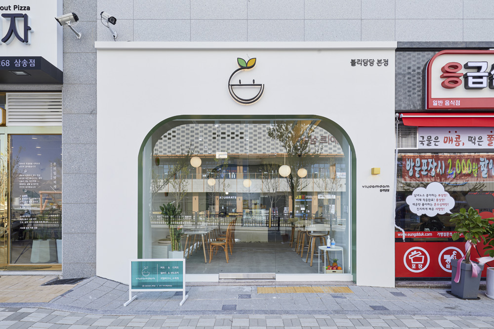 简约清新 19 平米果蔬店咖啡厅设计-2