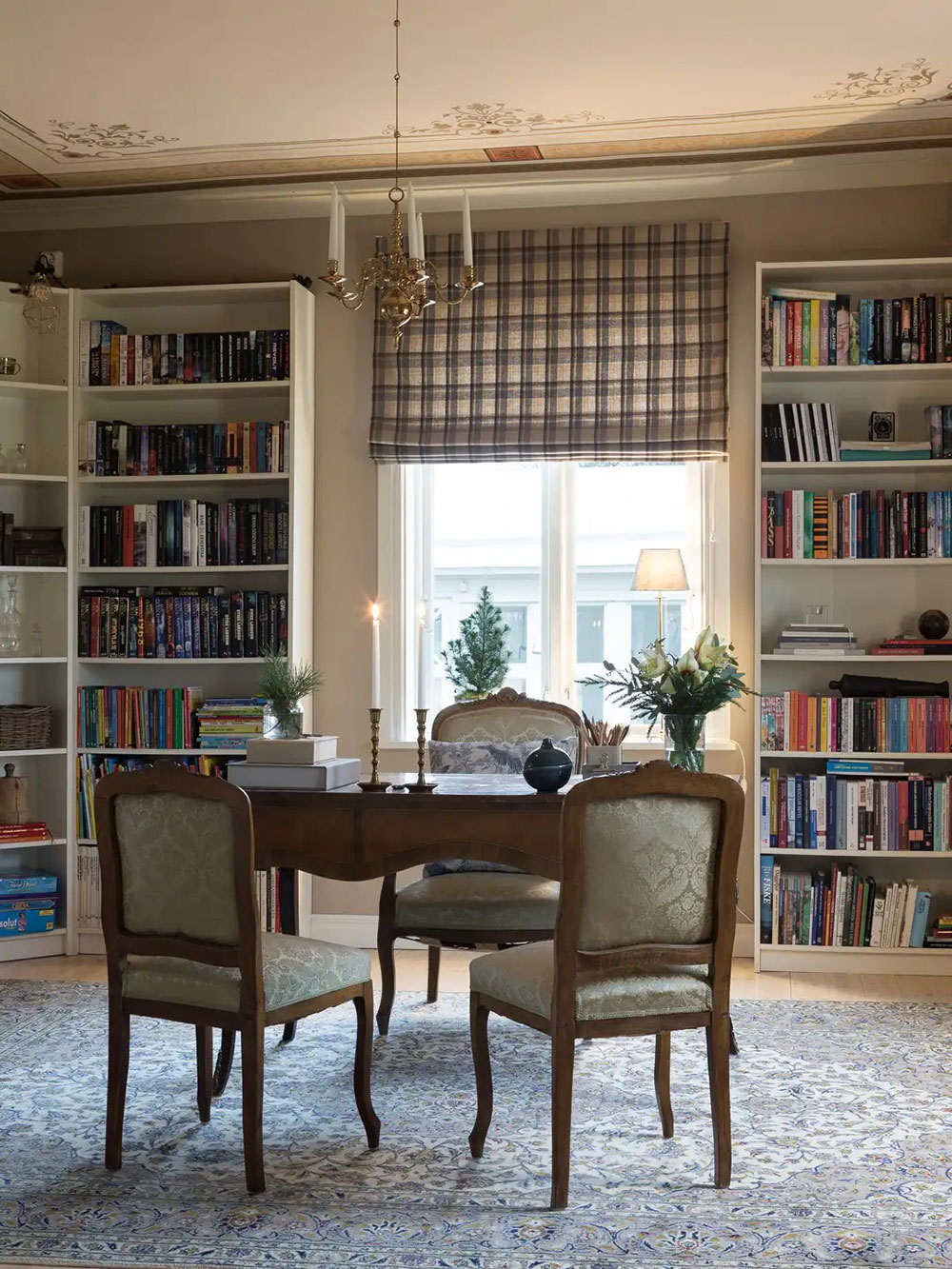 18 世纪瑞典古宅的温馨圣诞装饰-9