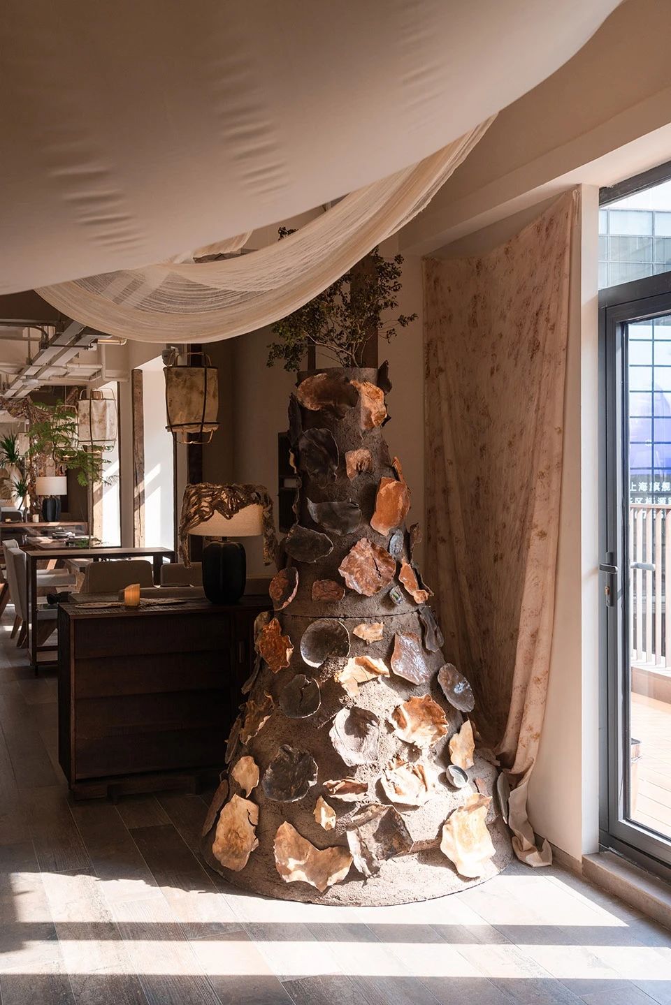 “退步美学”的餐厅《侘与火》丨中国上海丨W SELECT DESIGN-35