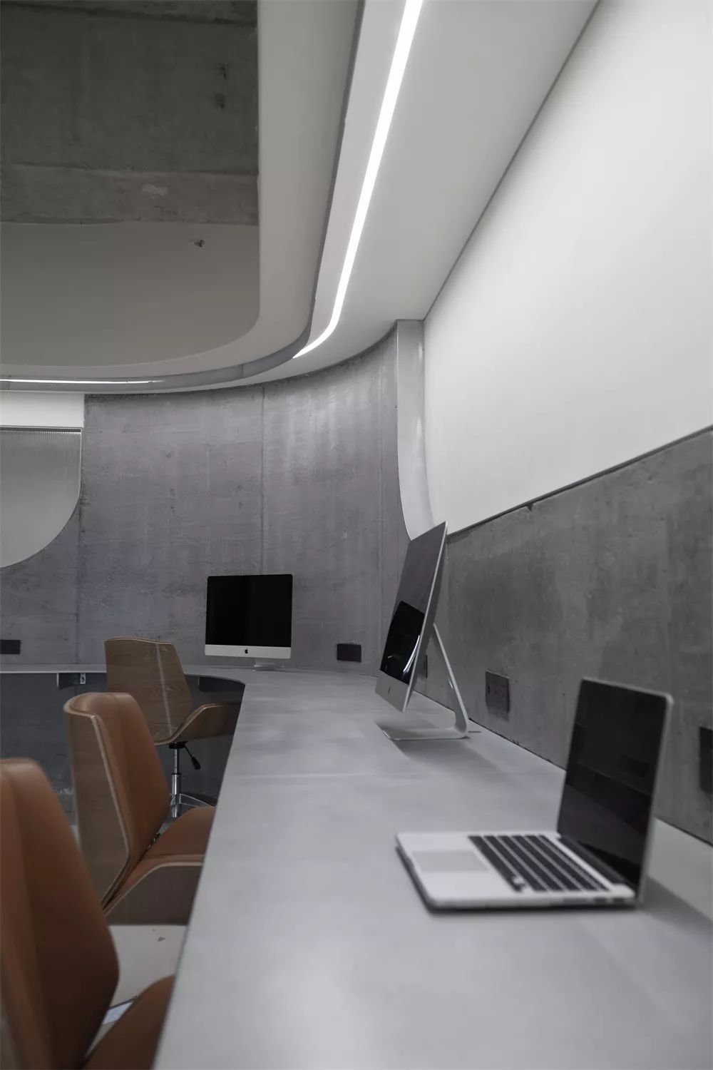 卧野空间设计事务所办公室——自由交流的弧形空间-26