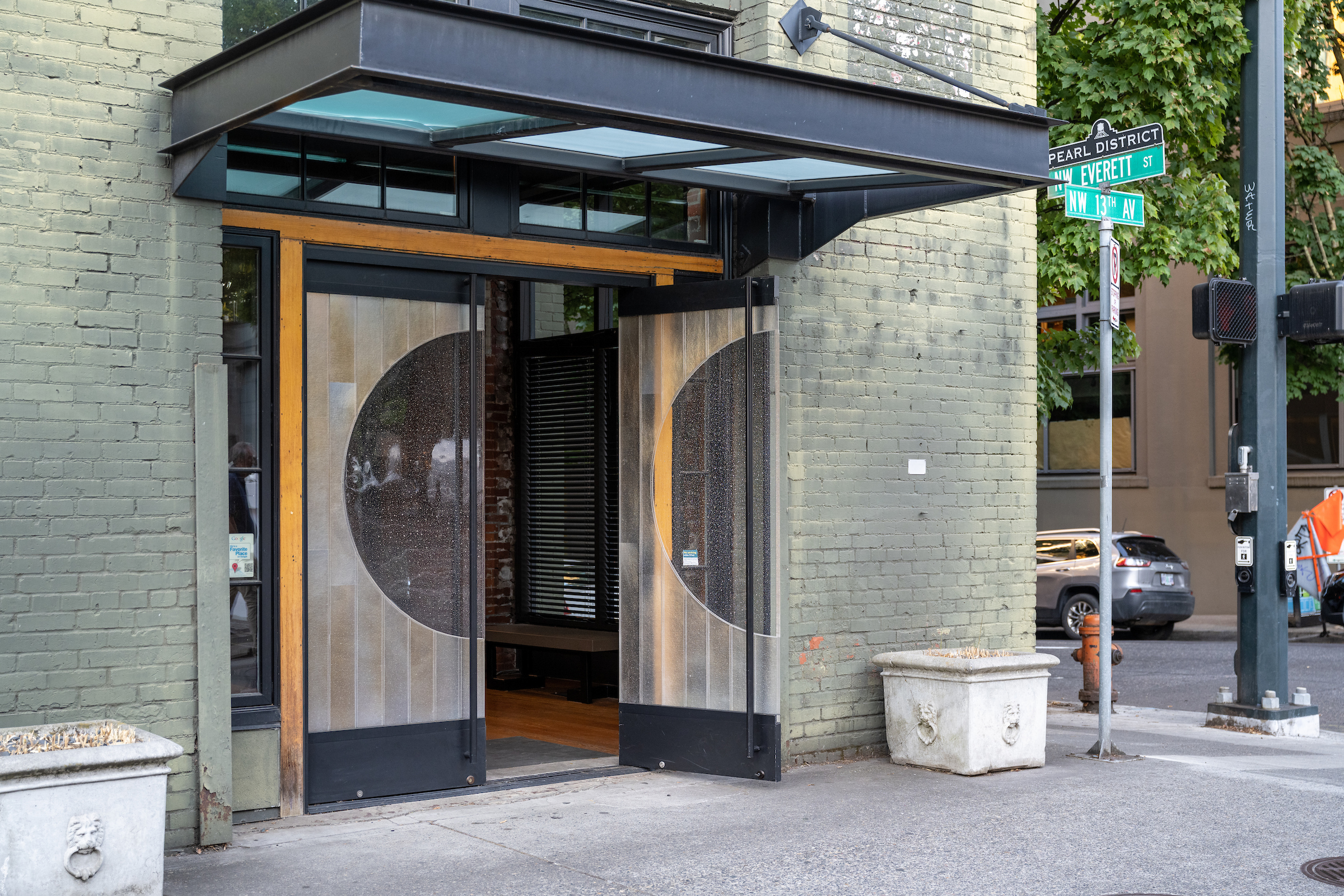 独角兽工作室的奥库拉斯门丨Bullseye Studio-12