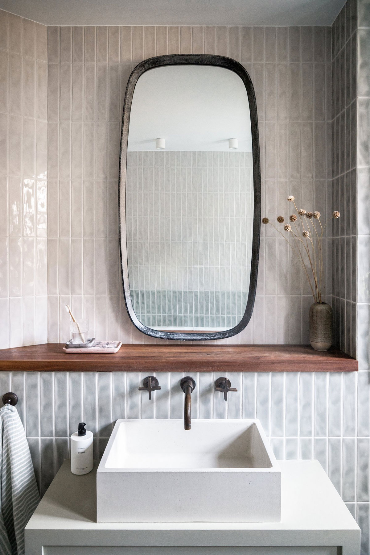 伦敦经典公寓的时尚深色调设计-6