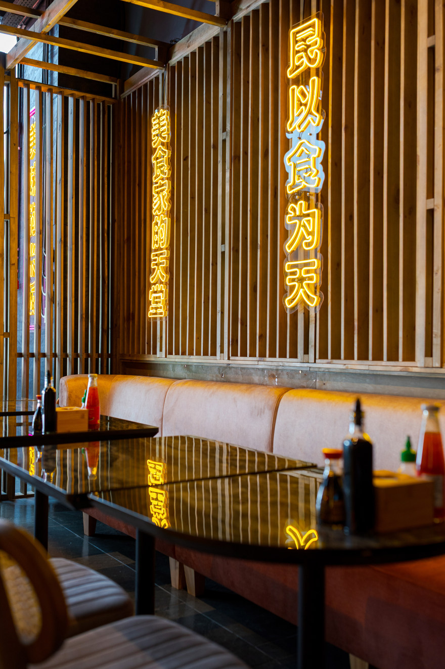 蒂米什瓦拉的《干杯》
注:Chin Chin常见有干杯之意,Timișoara是罗马尼亚城市蒂米什瓦拉这里推测CHIN CHIN是一个特定名称,可能是歌曲、作品之类的,整体也许是蒂米什瓦拉相关的《干杯》项目等,需结合具体语境进一步确认其指代 -19