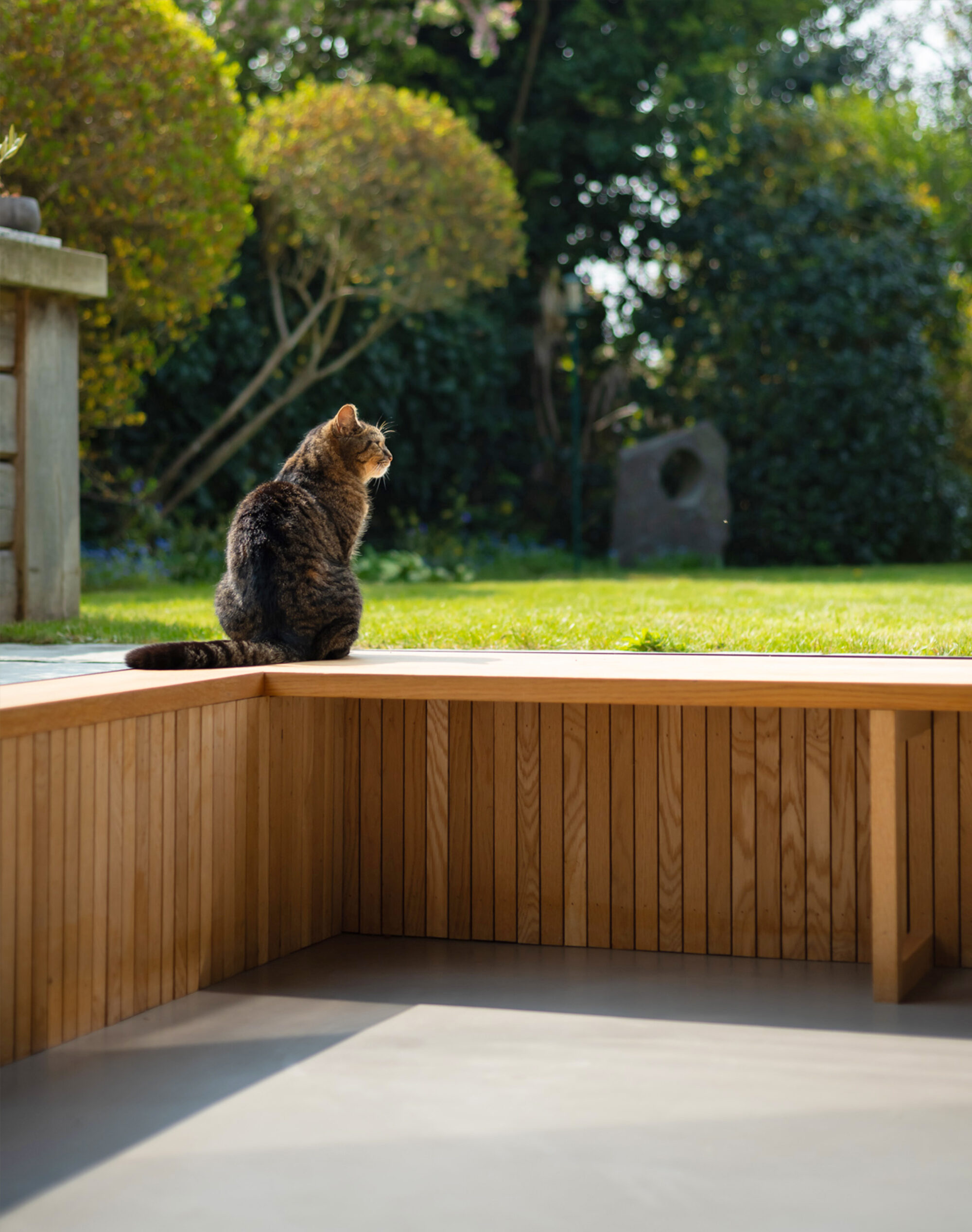 灯笼屋（也可根据具体语境，若Lantern指特定的灯会、灯笼节等元素可译为灯会小屋 等，但灯笼屋较为通用） ，以下统一输出为：灯笼屋 丨英国剑桥-21