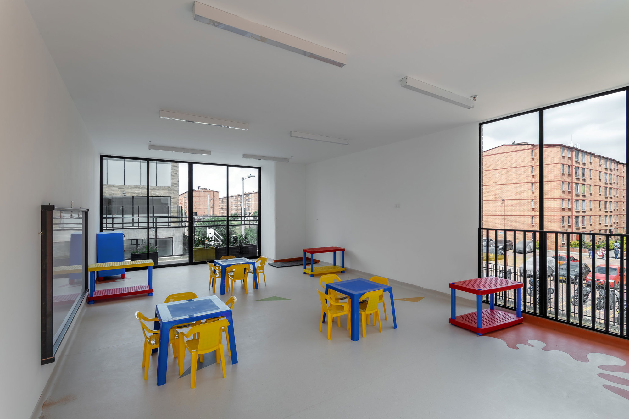 博萨的“El Recreo”幼儿园 · 城市教育中心的新星-17