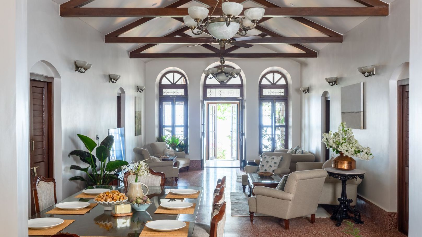 Panchgani遗产住宅改造为季风度假屋丨印度-2