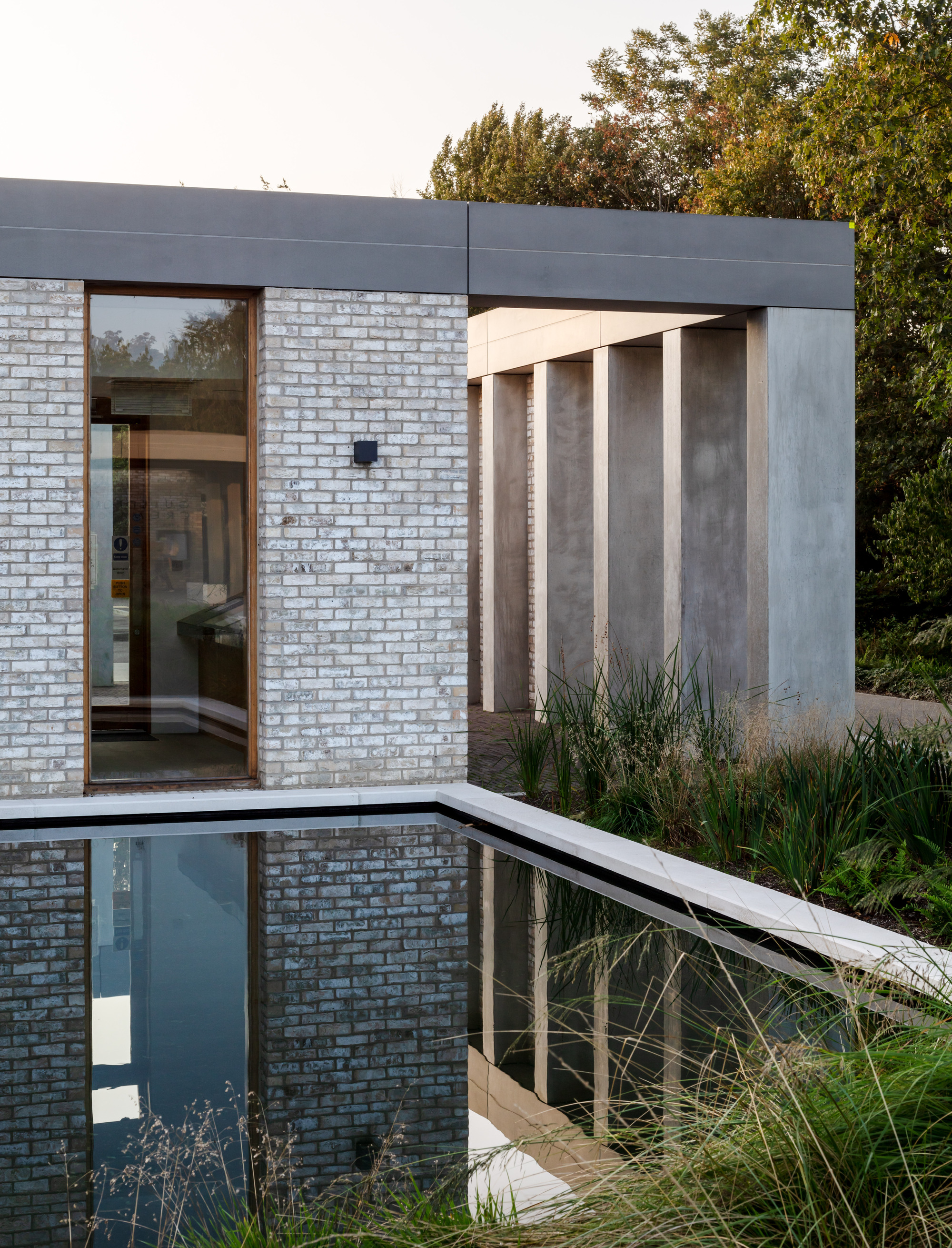 吉尔福德火葬场丨英国英格兰丨Haverstock-18