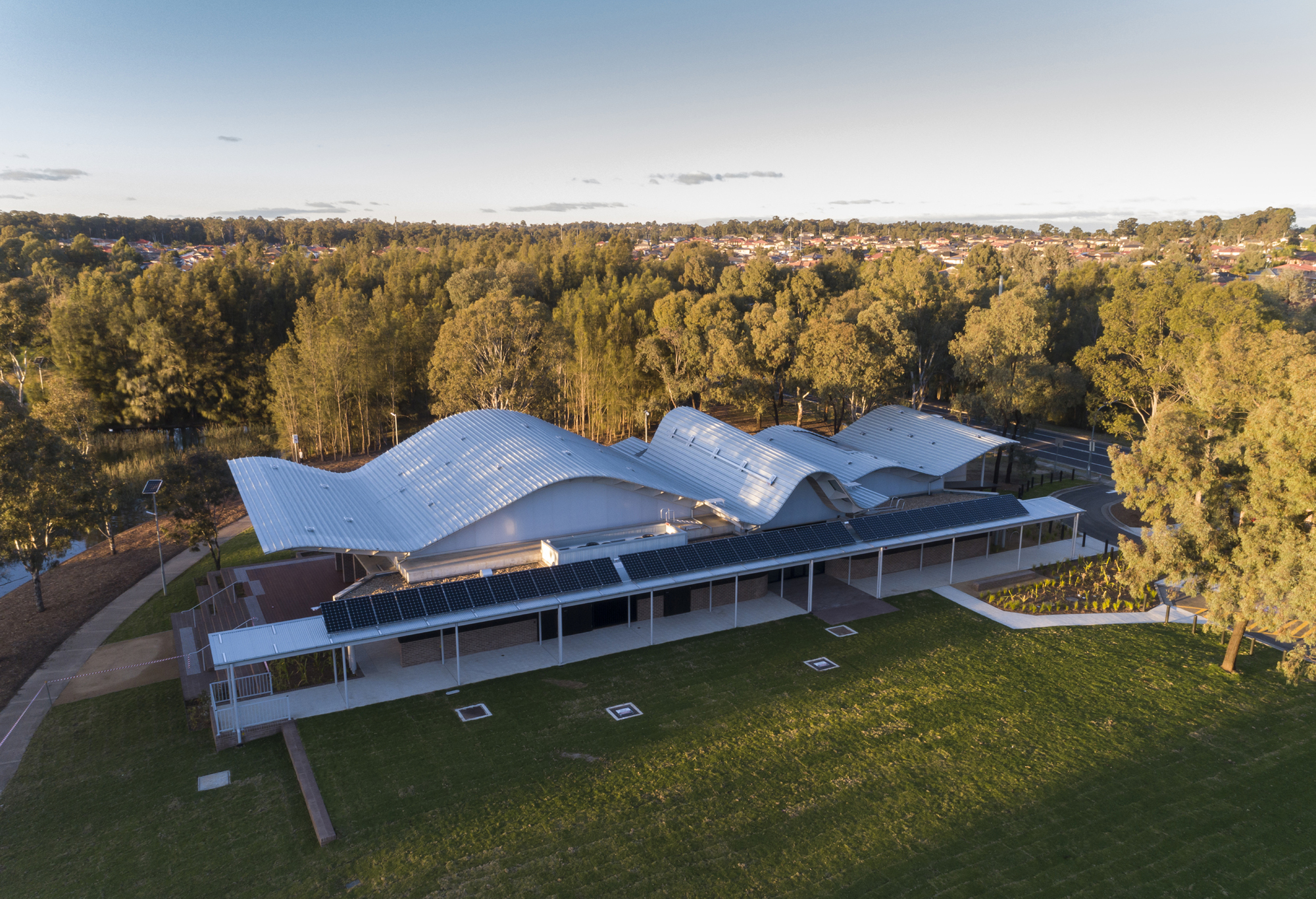 Woodcroft Neighbourhood Centre  / Carter Williamson Architects-30