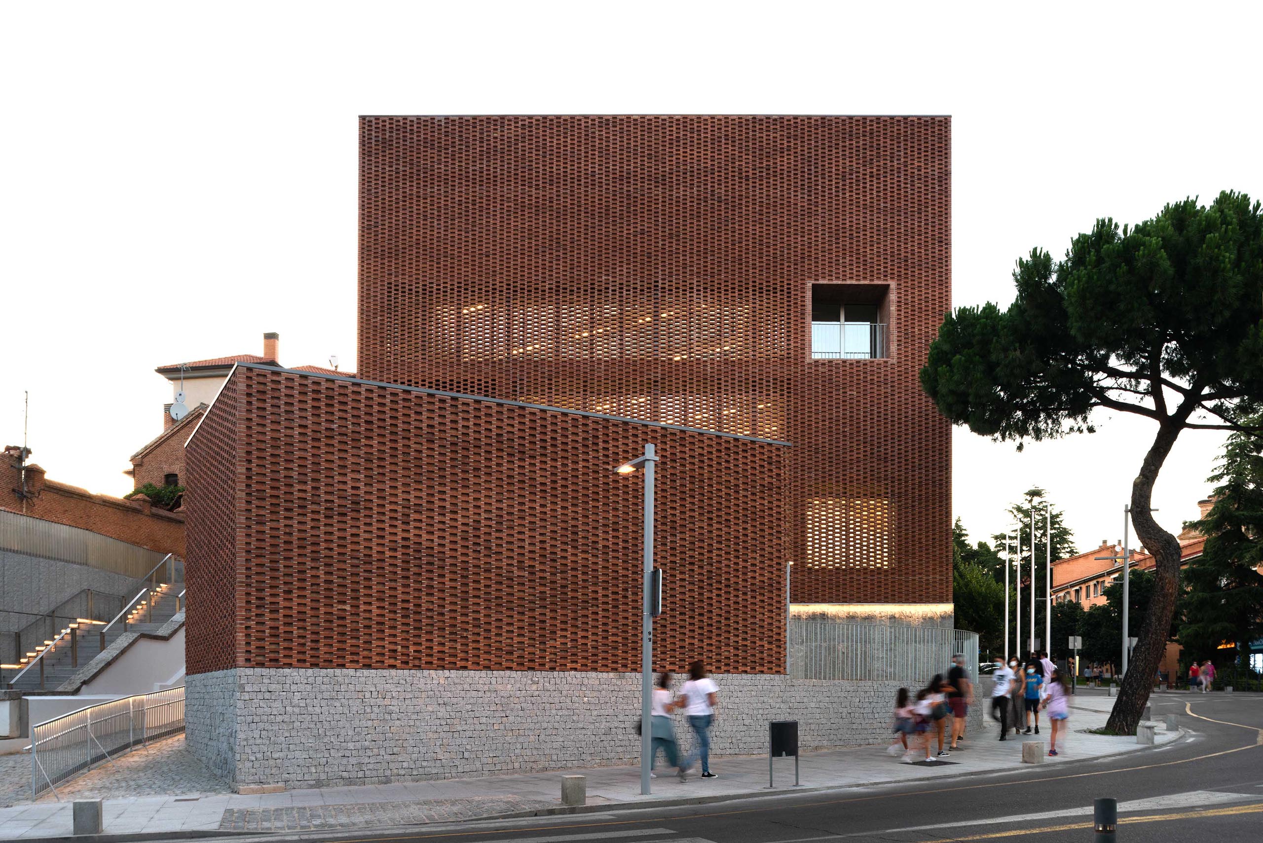 博阿迪利亚德尔蒙特市立图书馆丨西班牙马德里丨Matos Castillo arquitectos-23