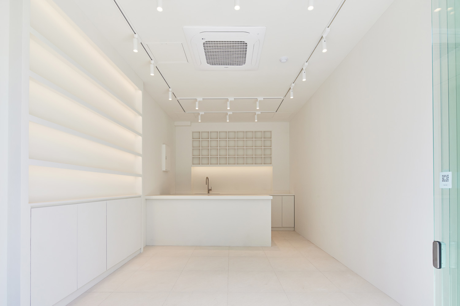 简约风格 8 坪咖啡厅，打造温馨小空间-3